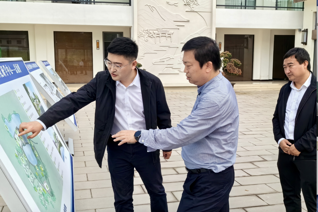 省尊龙集团领导赴南充市邓家沟村调研乡村振兴工作